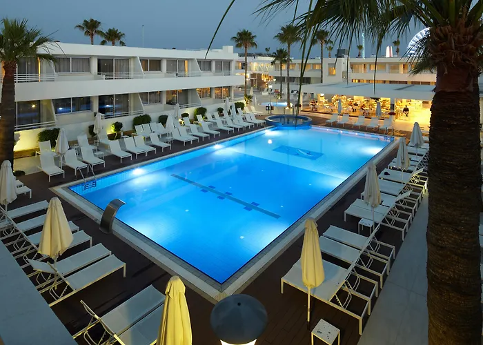 Melpo Antia Hotel & Suites